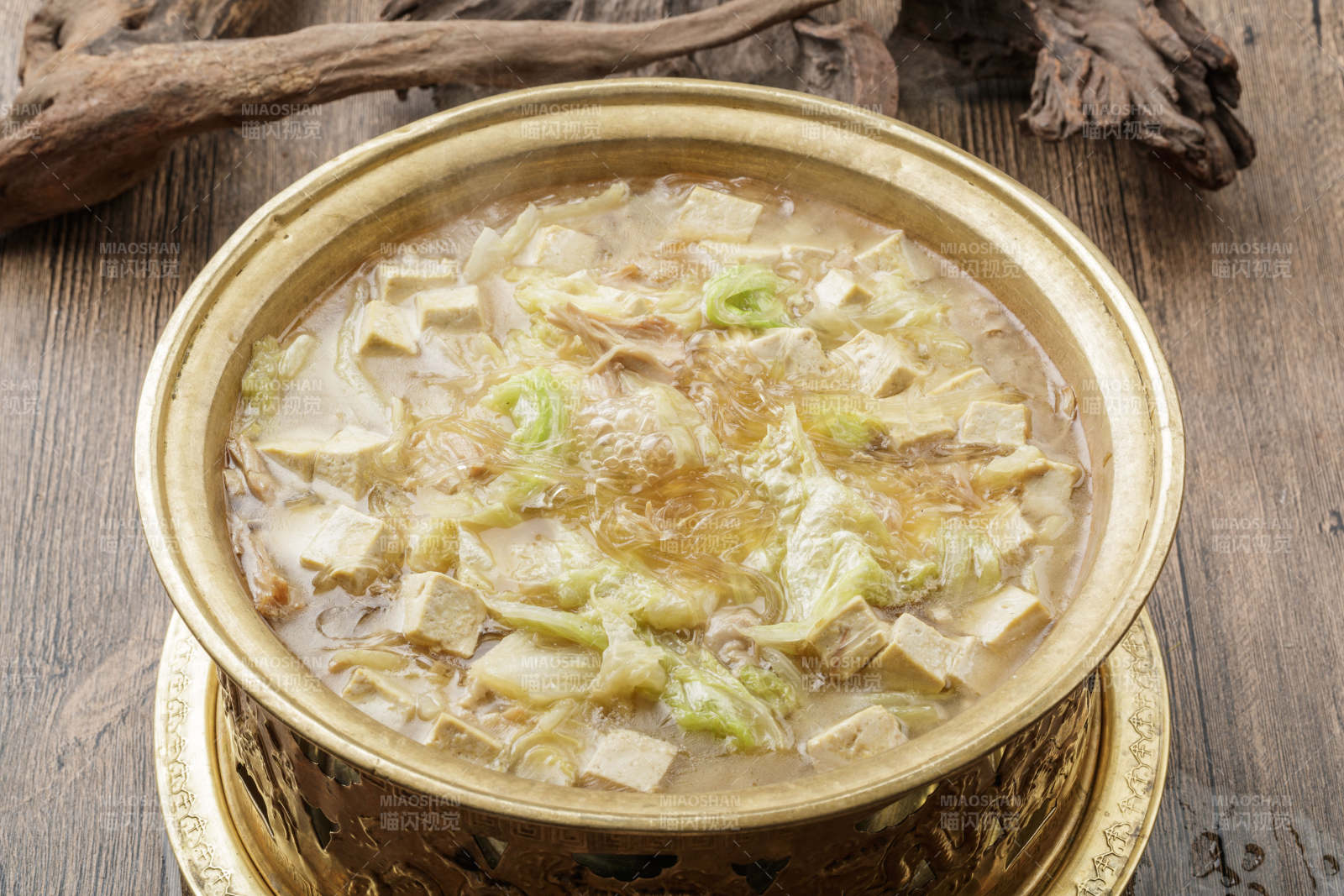 铁锅白菜粉丝炖豆腐图片