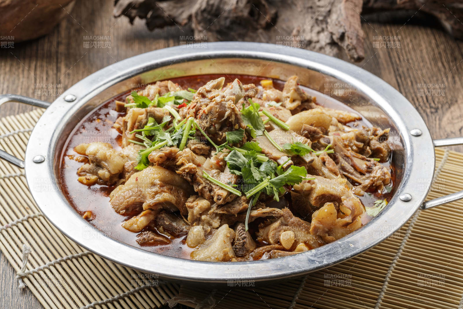 铁锅红焖羊肉图片