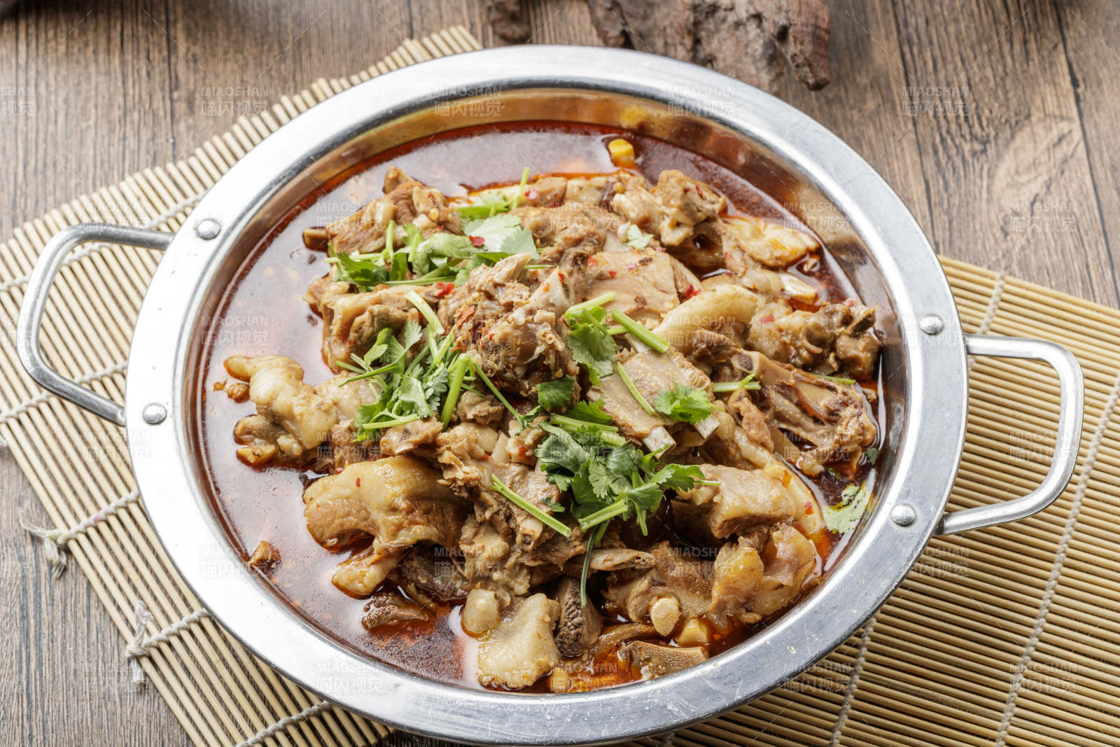 铁锅红焖羊肉图片