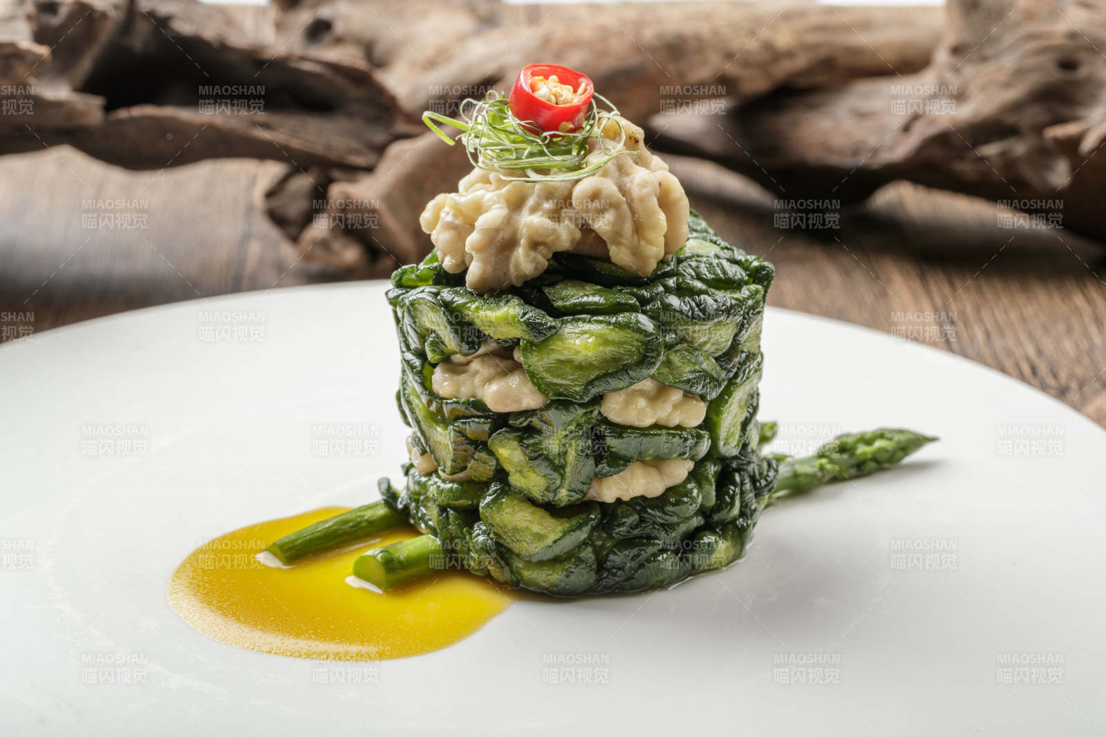 乳瓜芦笋鲜桃仁图片