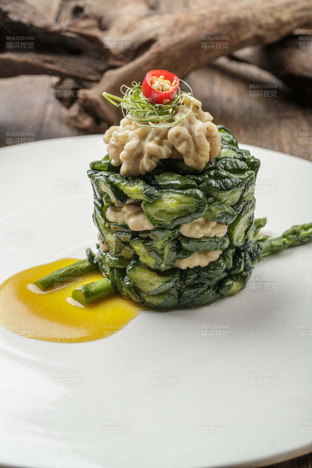 乳瓜芦笋鲜桃仁图片