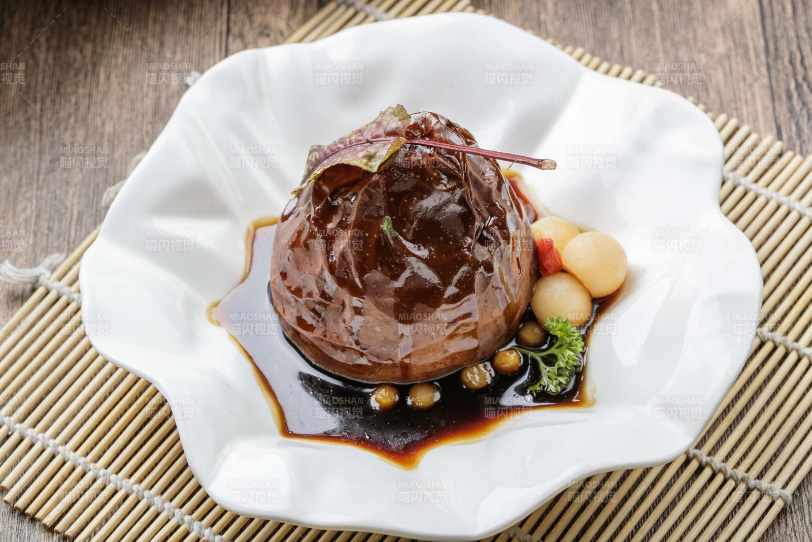 糖浆炖雪梨图片