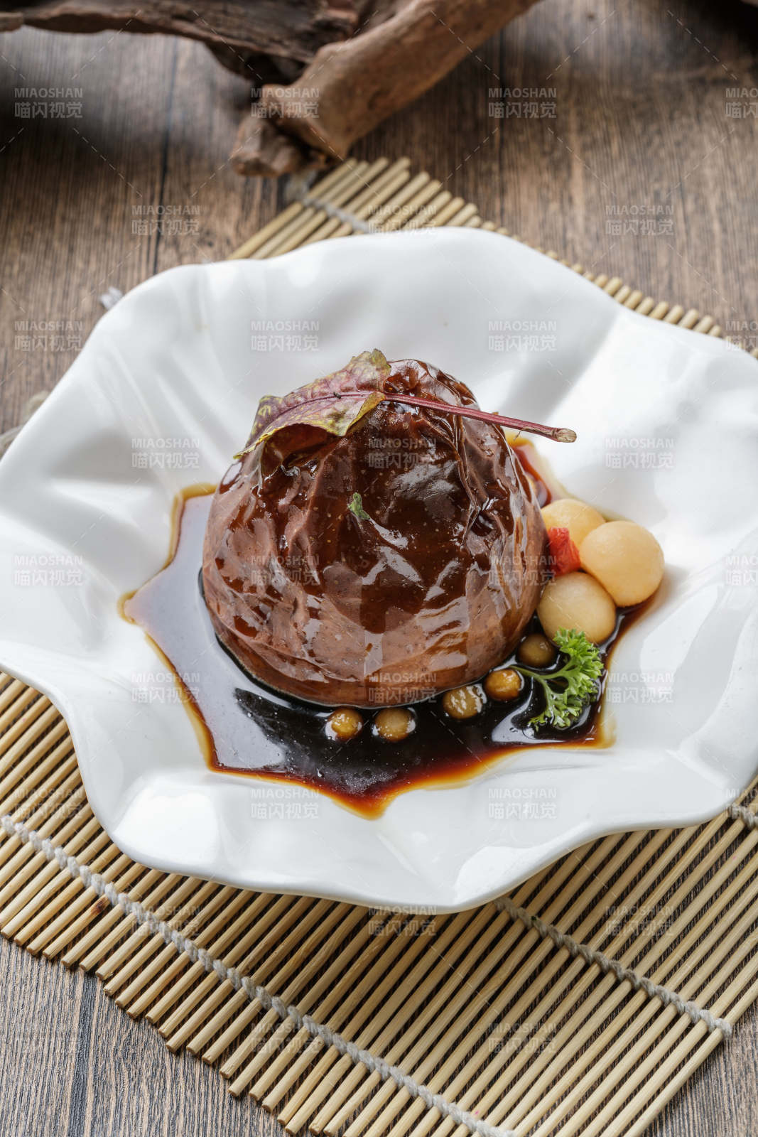 糖浆炖雪梨图片