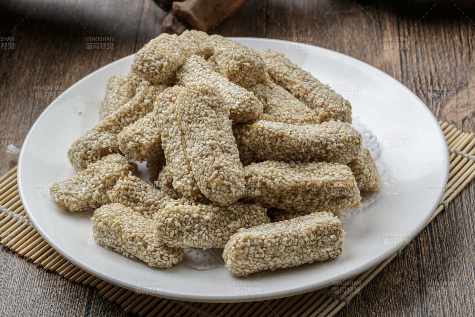 油炸麻仁红薯图片