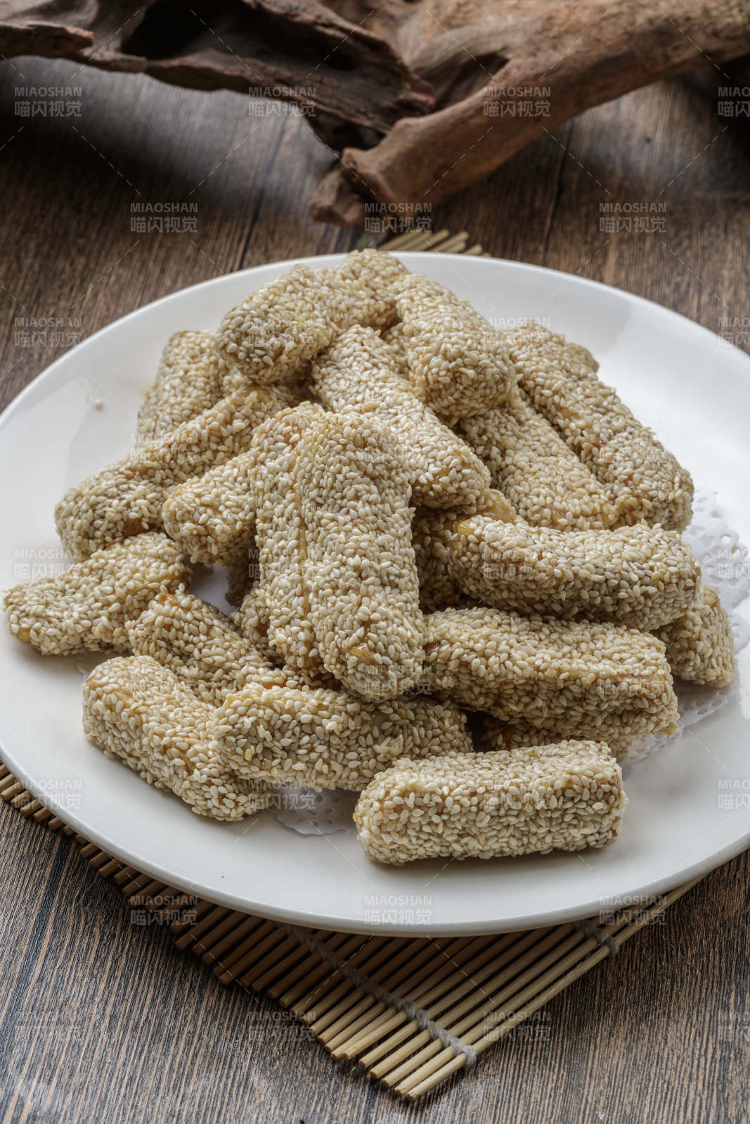 油炸麻仁红薯图片