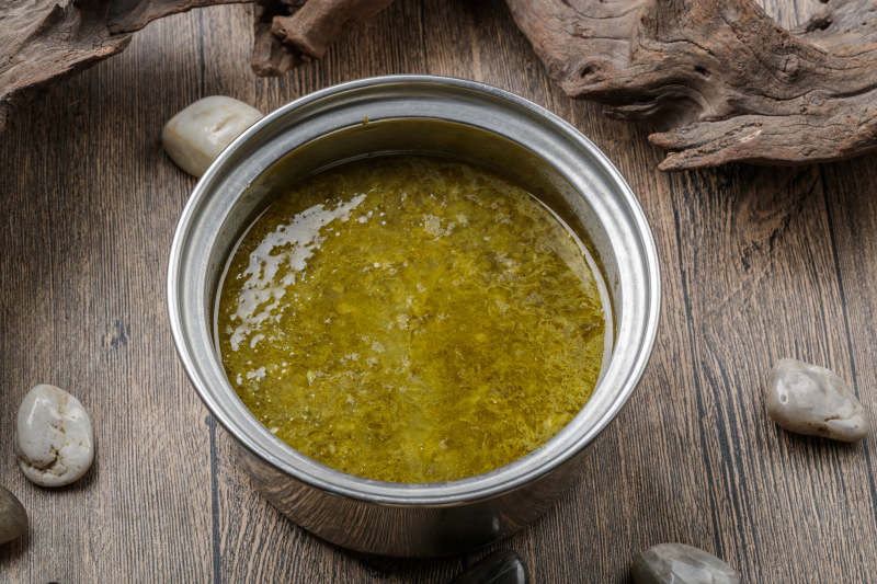 自助火锅汤底酸菜浓汤图片