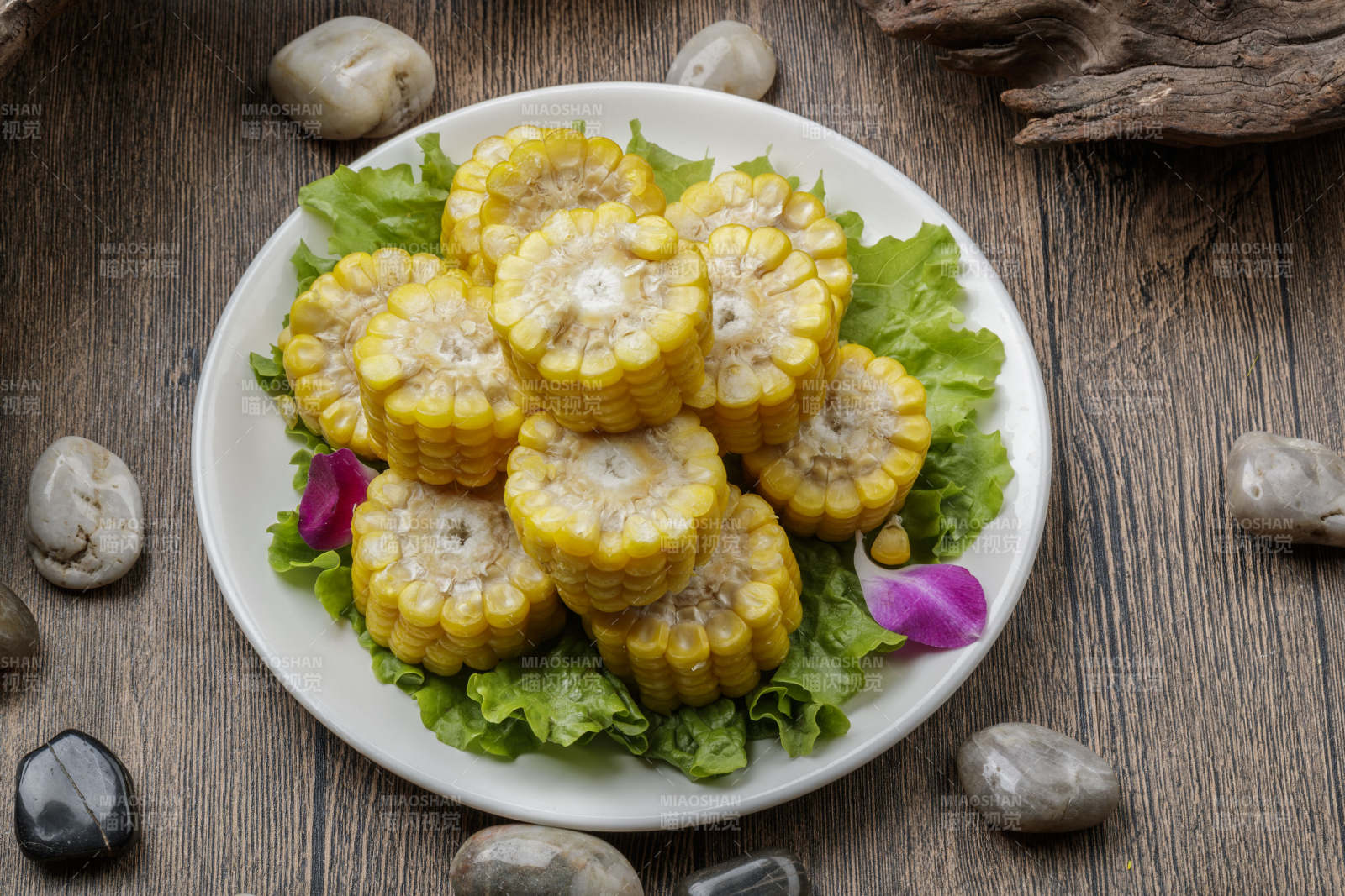 火锅食材玉米段图片