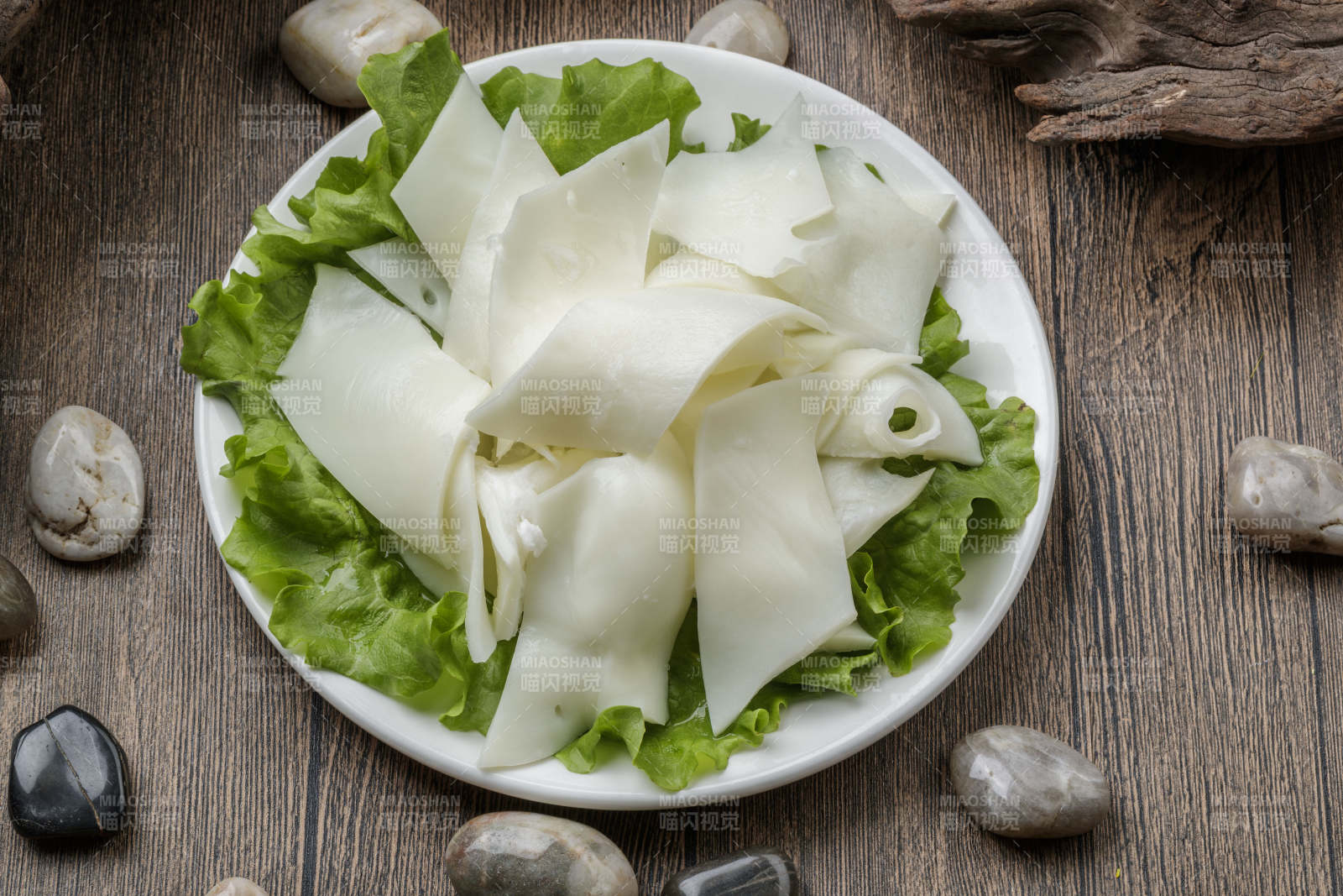 火锅食材黄喉牛心管图片