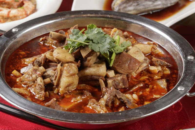 铁锅红焖羊肉图片