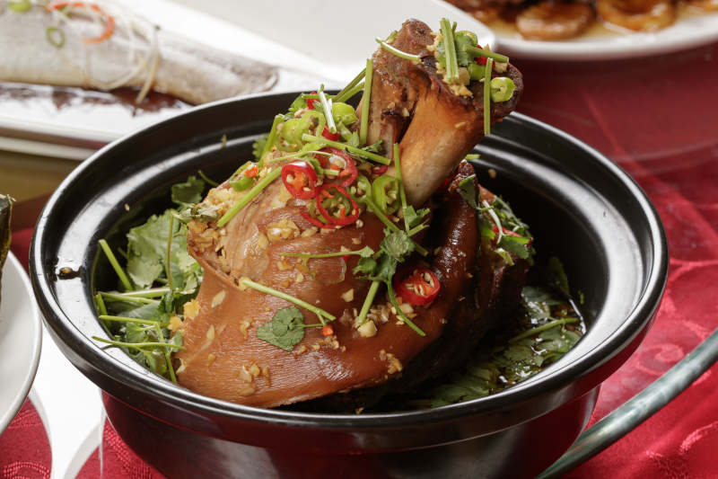 砂锅干烧猪肘子图片