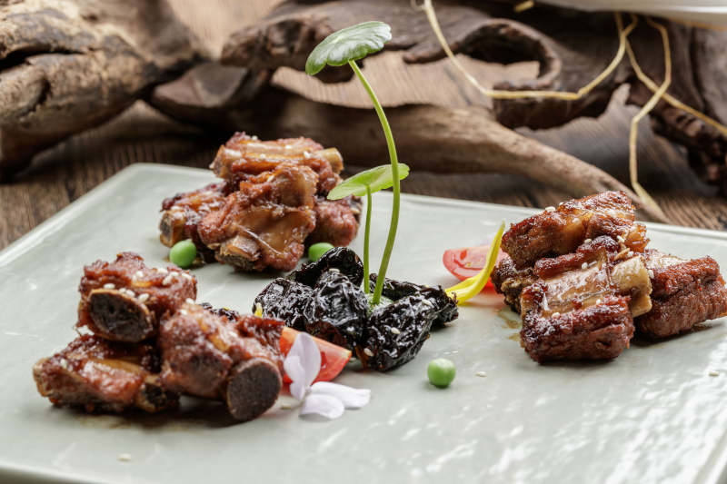 秘制酱香小排猪肋排图片