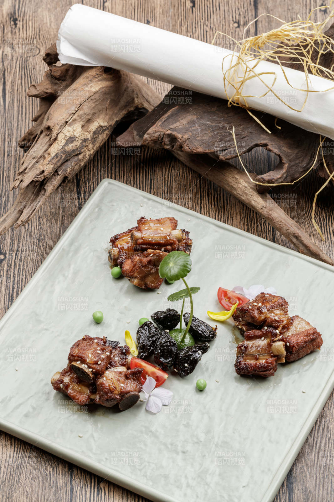 秘制酱香小排猪肋排图片