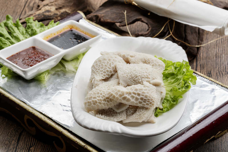 木质托盘装的科尔沁水煮羊肚图片