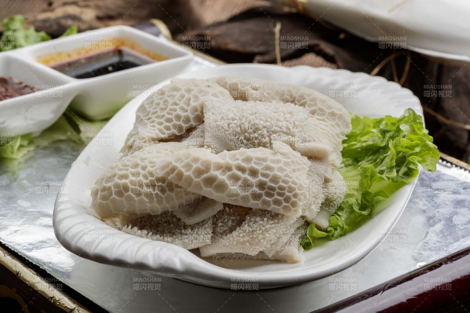 木质托盘装的科尔沁水煮羊肚图片