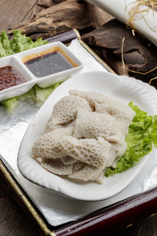 木质托盘装的科尔沁水煮羊肚图片