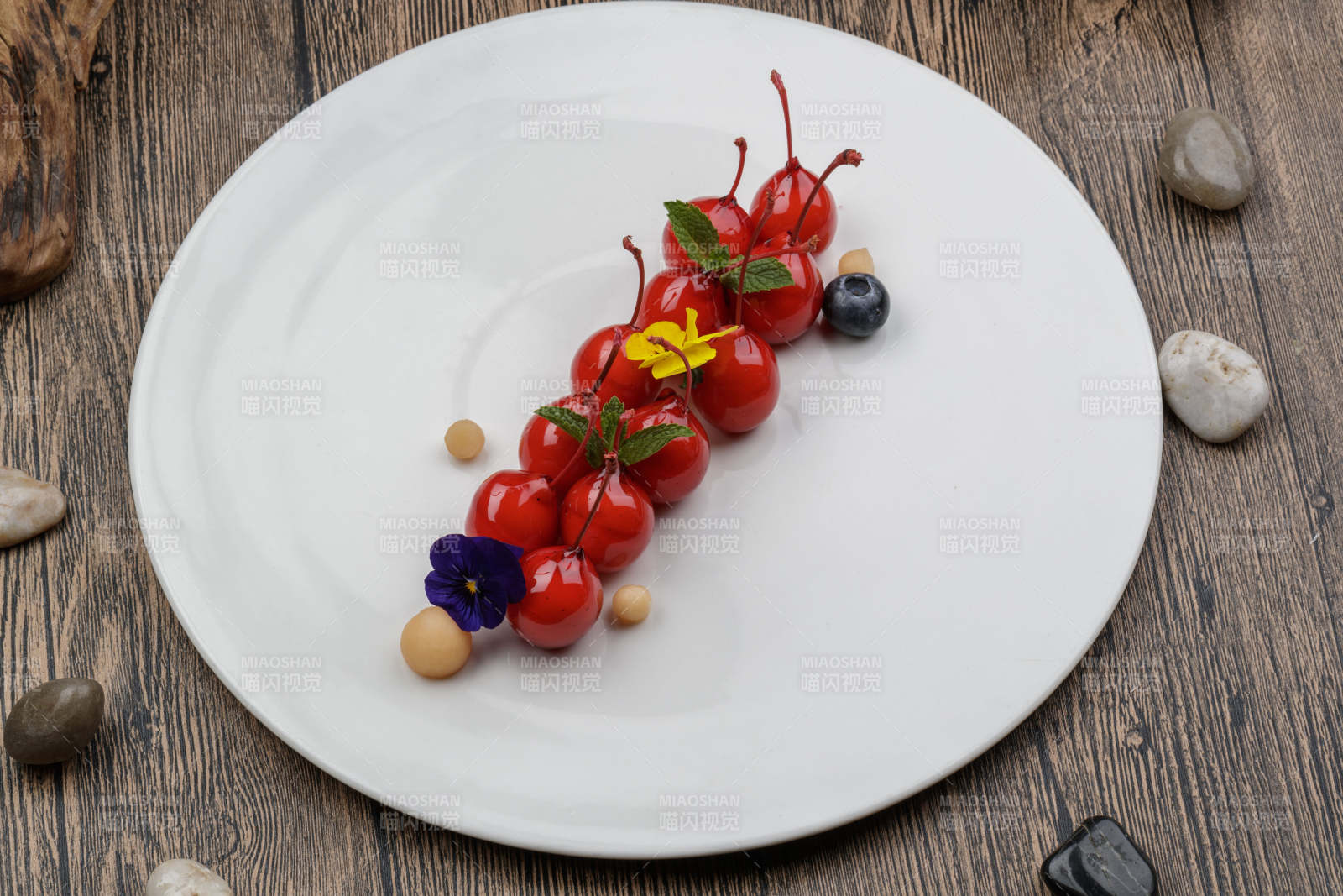 木糖醇撒樱桃造型果味巧克力图片