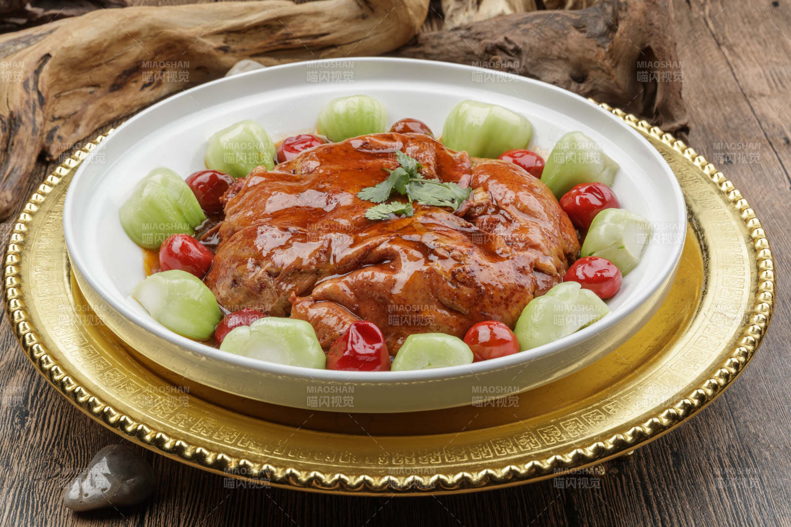 浇汁红焖肘子图片