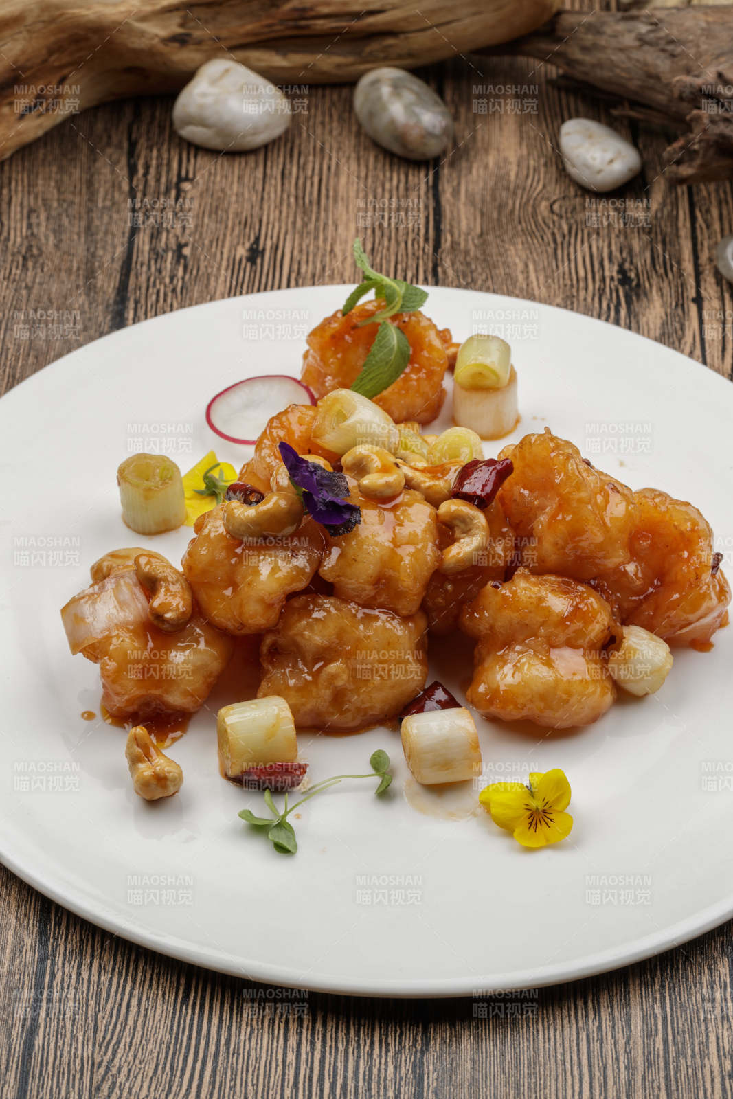 飘香宫保大虾球图片