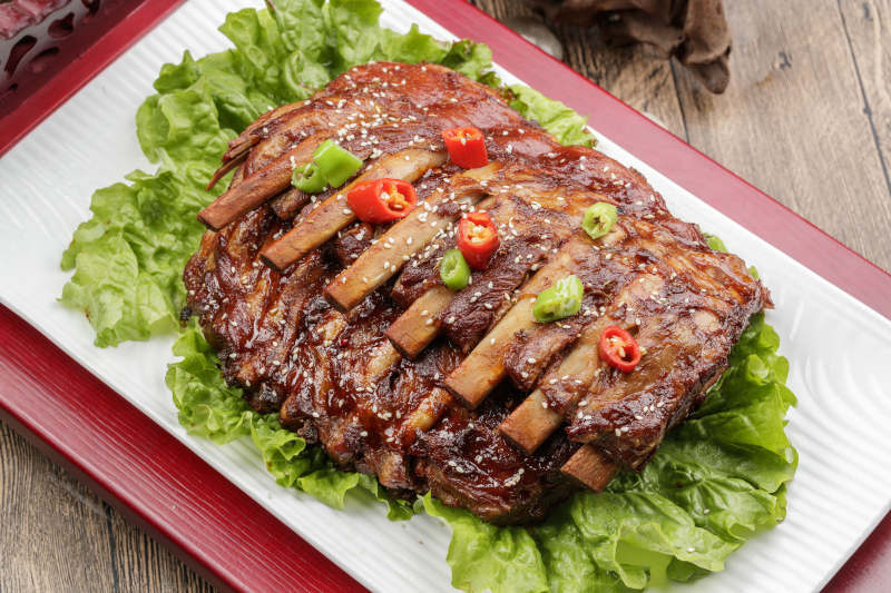 炭烤酱香猪肋排酱排骨图片