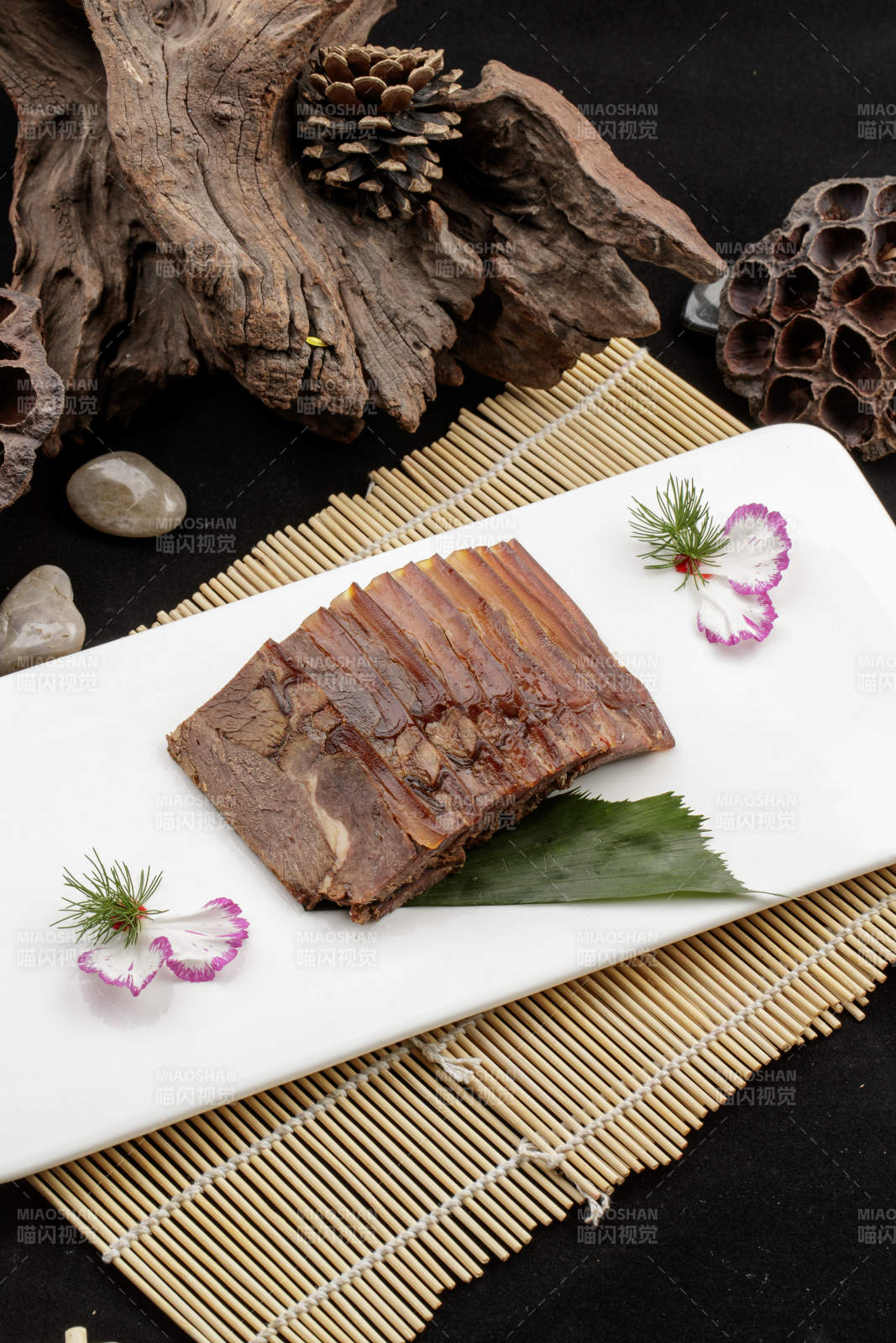 酱香牛腱子肉图片