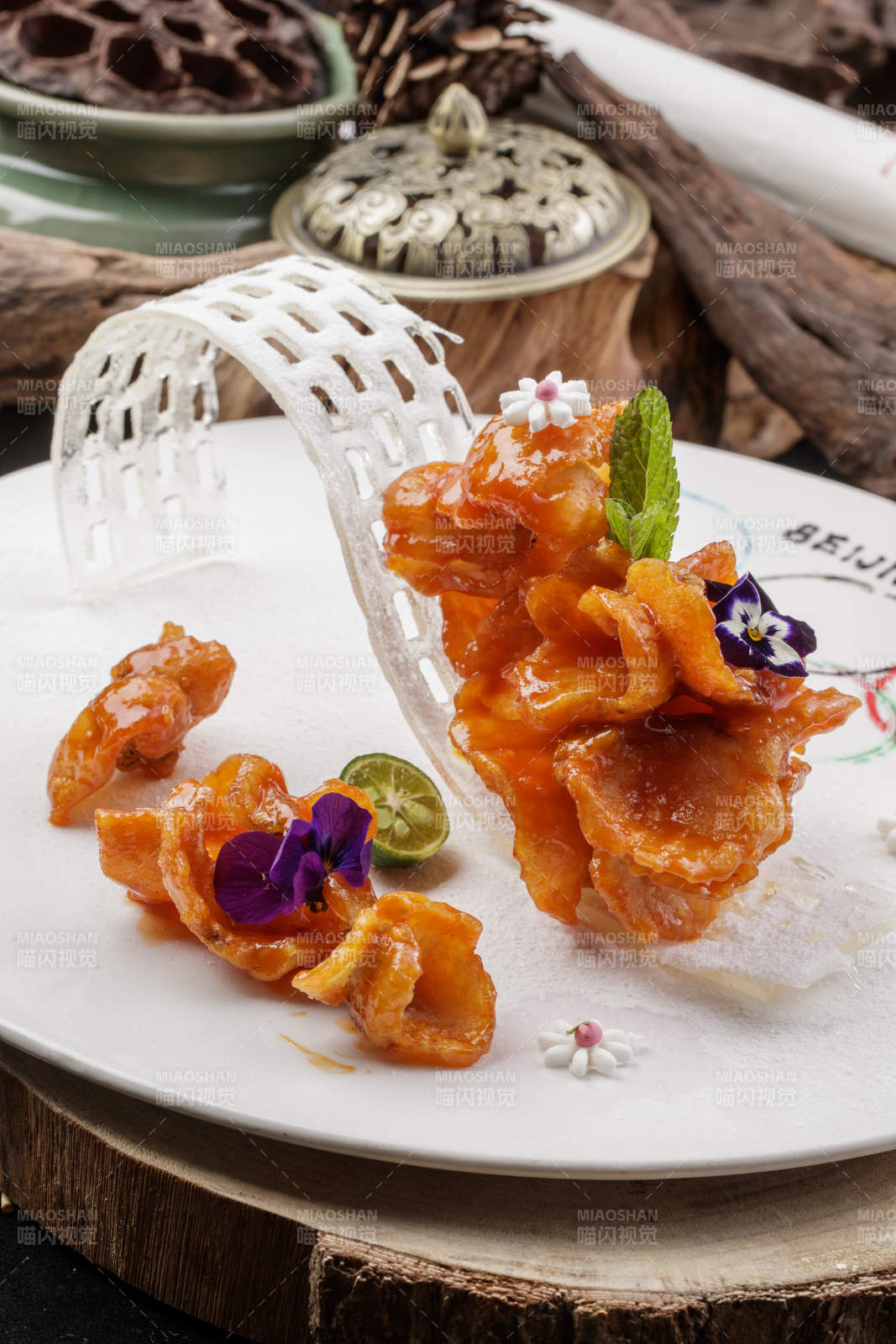 制作精良的糖醋锅包肉图片