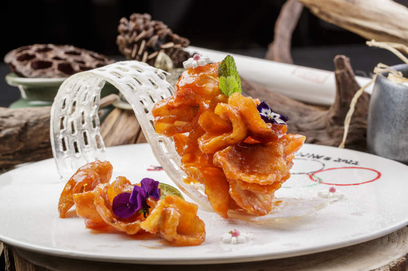 制作精良的糖醋锅包肉图片