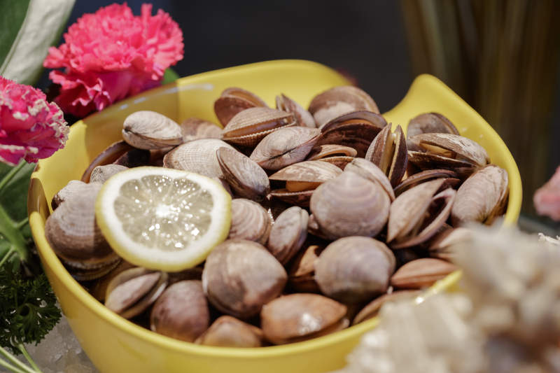 星级酒店高档自助餐料理餐台图片