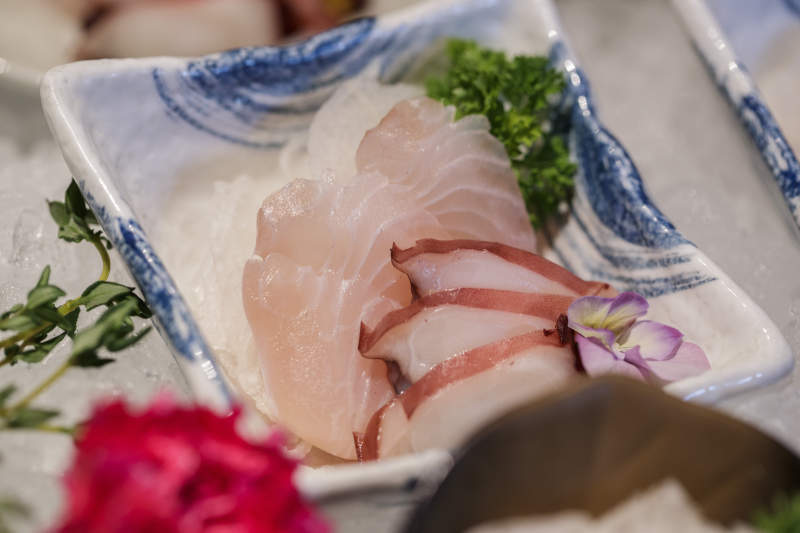 星级酒店高档自助餐料理餐台图片