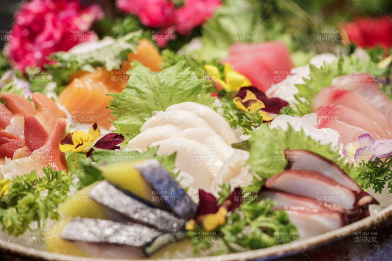 星级酒店高档自助餐料理餐台图片