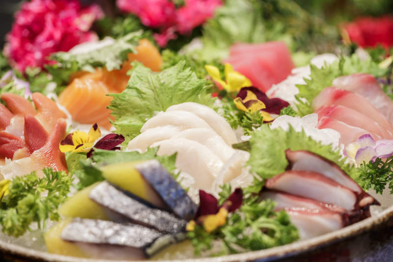 星级酒店高档自助餐料理餐台图片