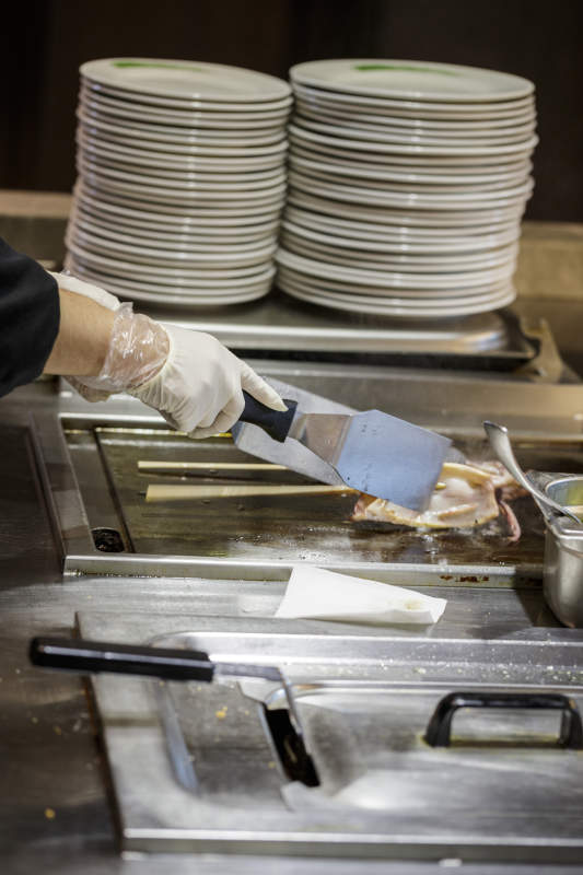 星级酒店高档自助餐料理餐台图片