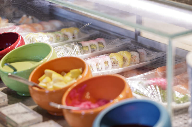 星级酒店高档自助餐料理餐台图片