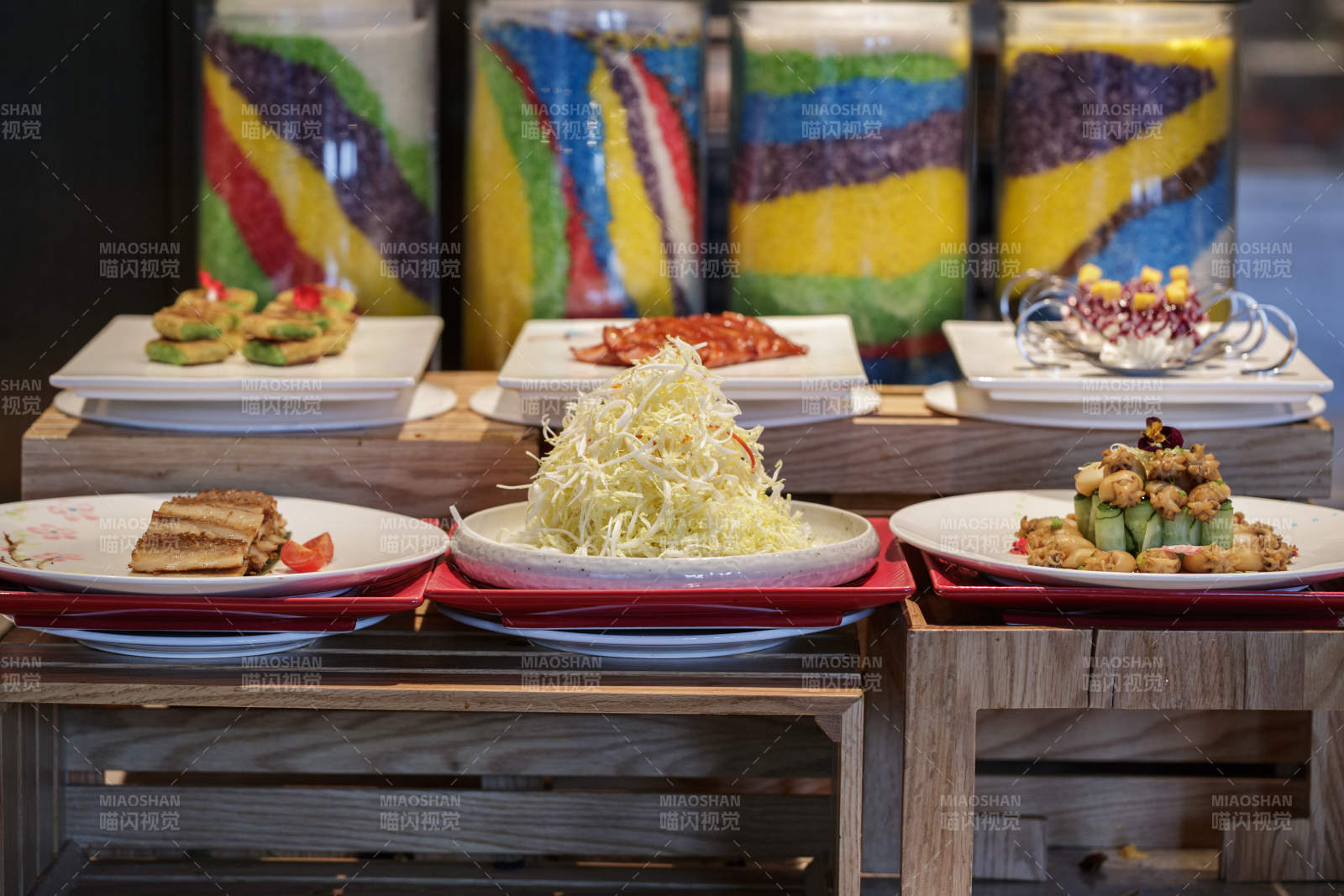 星级酒店高档自助餐料理餐台图片