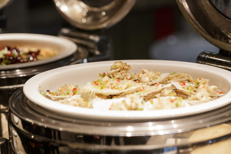 星级酒店高档自助餐料理餐台图片