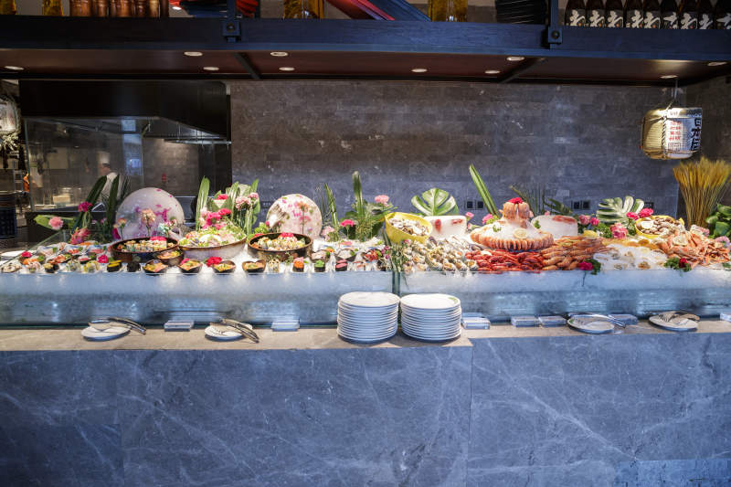 星级酒店高档自助餐料理餐台图片