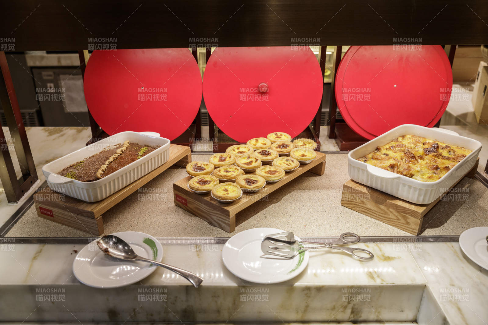 星级酒店高档自助餐料理餐台图片