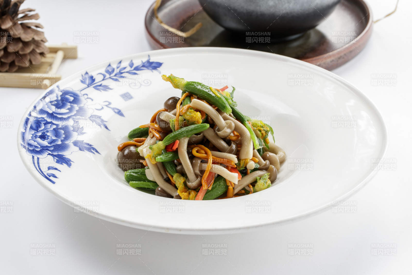 虫草花海鲜菇小炒黄瓜仔图片