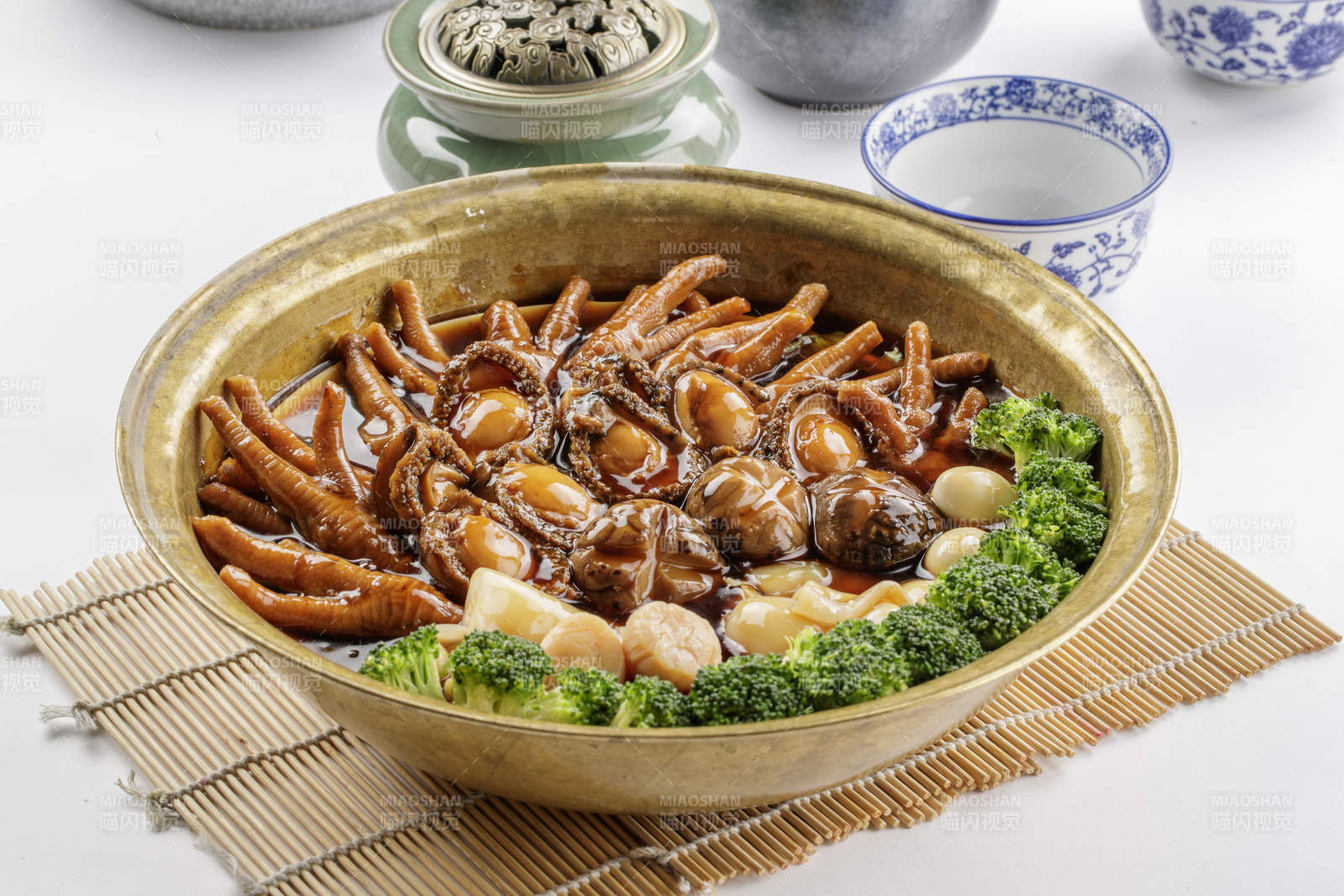 金盆陆海空凤爪鲍鱼鸽子蛋香菇图片