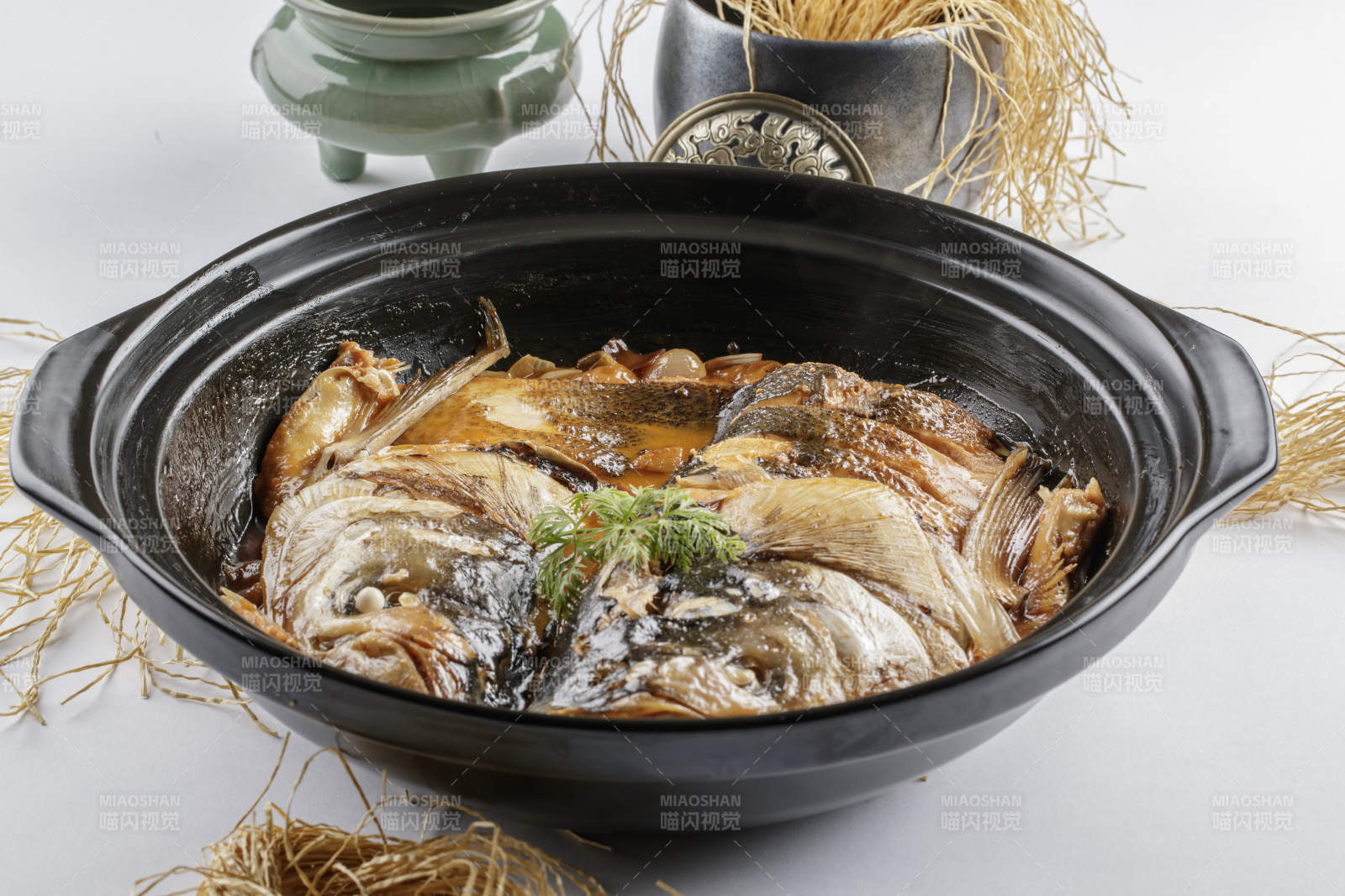 砂锅鱼头煲图片