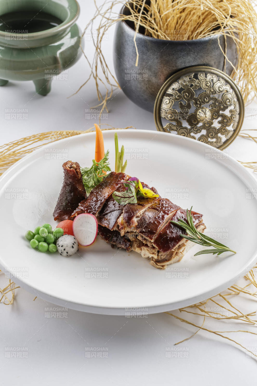 风味泰式熏鸡图片