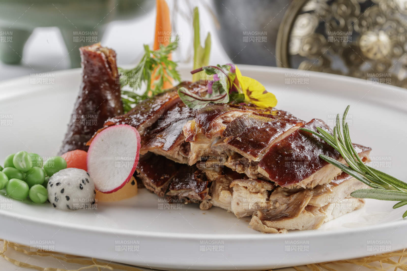 风味泰式熏鸡图片