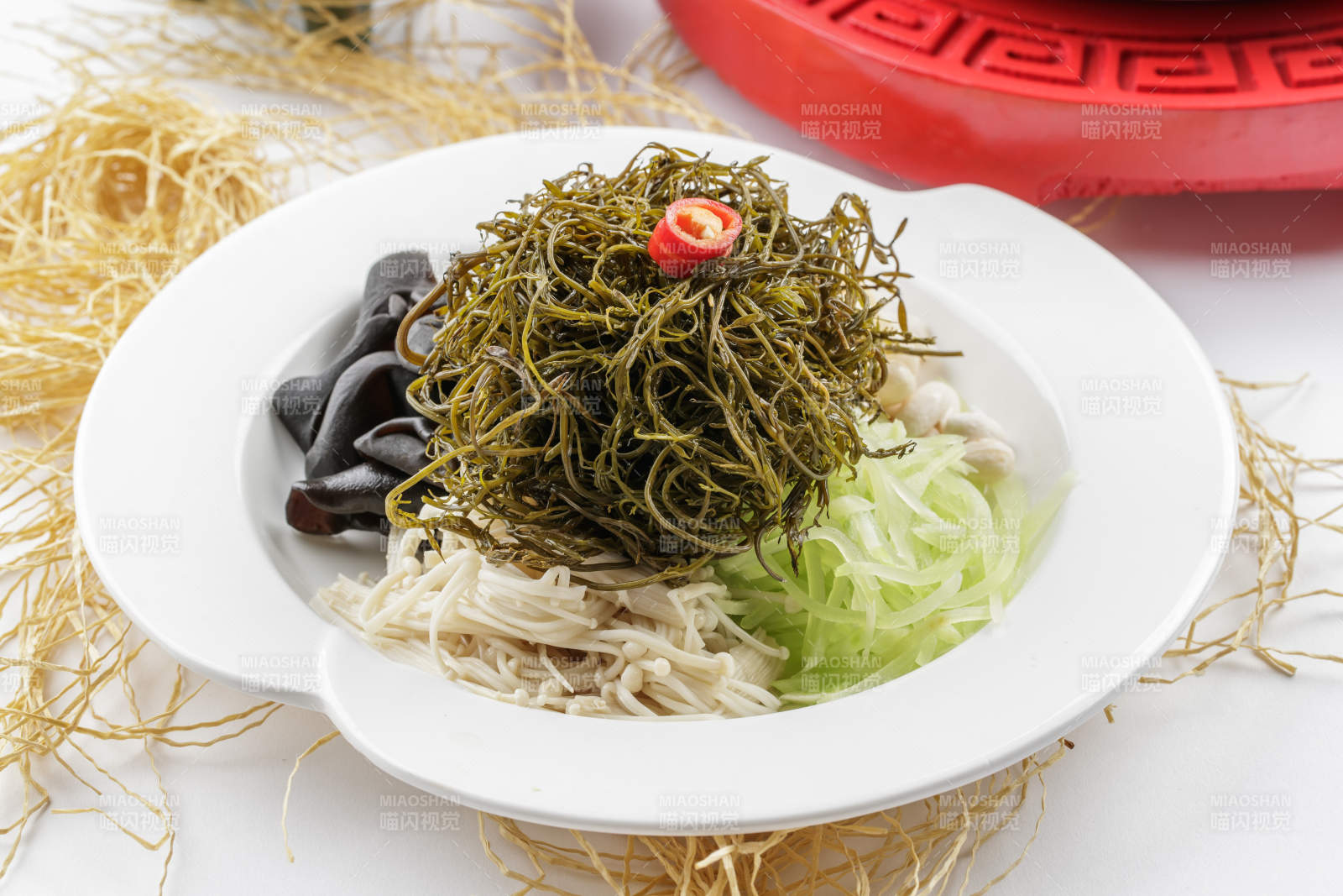 凉拌海菜木耳金针菇海鲜菇西芹丝图片