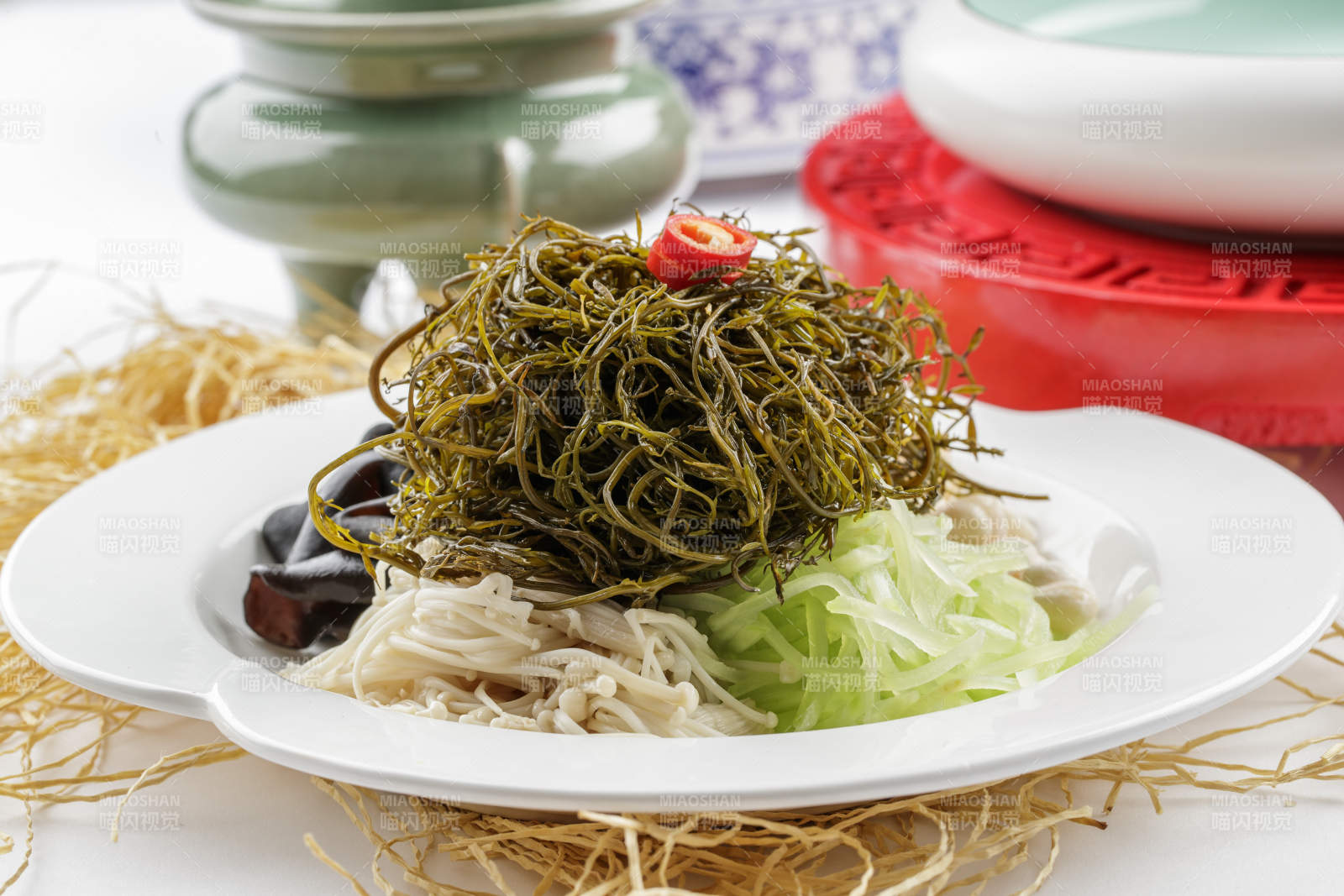 凉拌海菜木耳金针菇海鲜菇西芹丝图片