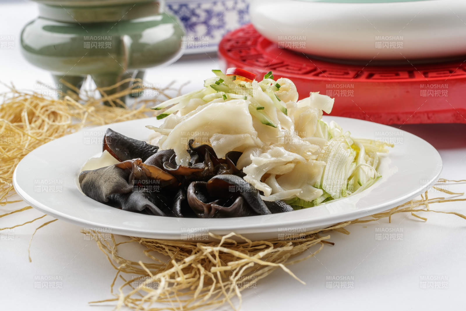 凉拌螺片木耳金针菇海鲜菇西芹丝图片