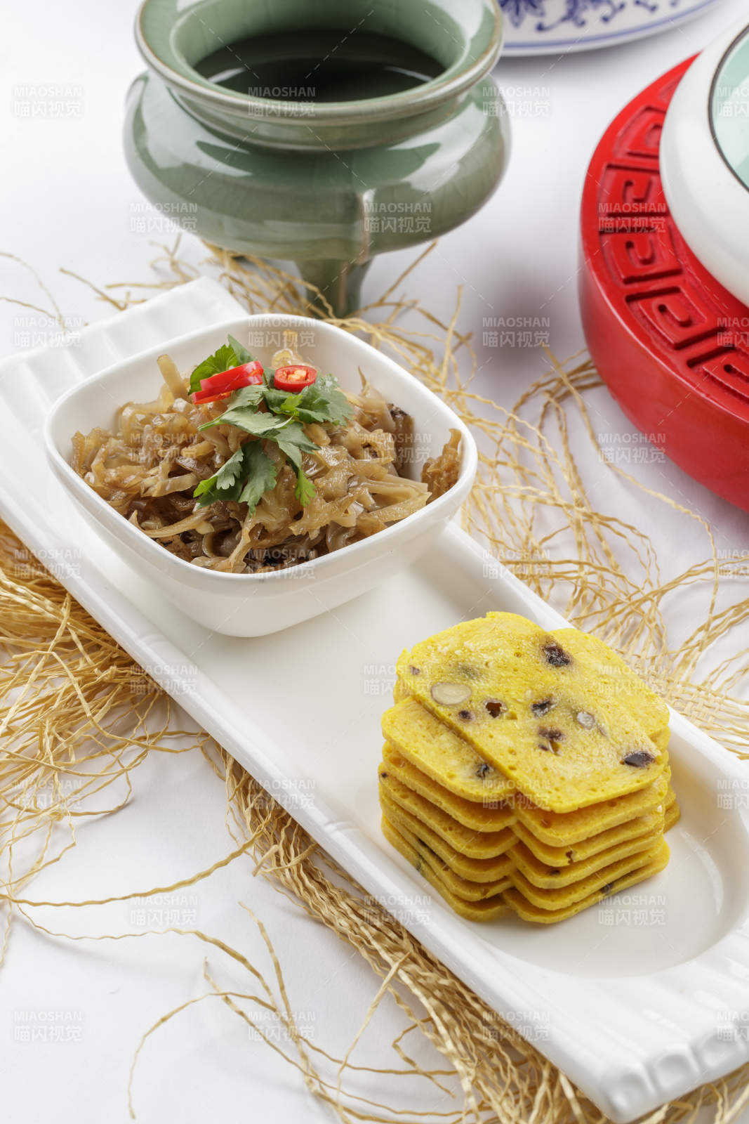 豆馅黄糕切片配耳丝图片