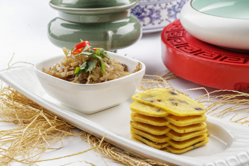 豆馅黄糕切片配耳丝图片