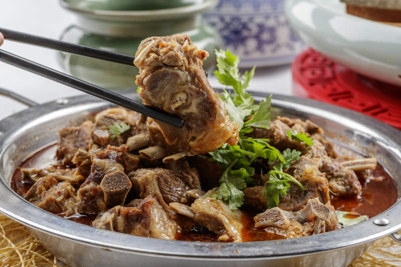 铁锅红焖羊肉图片