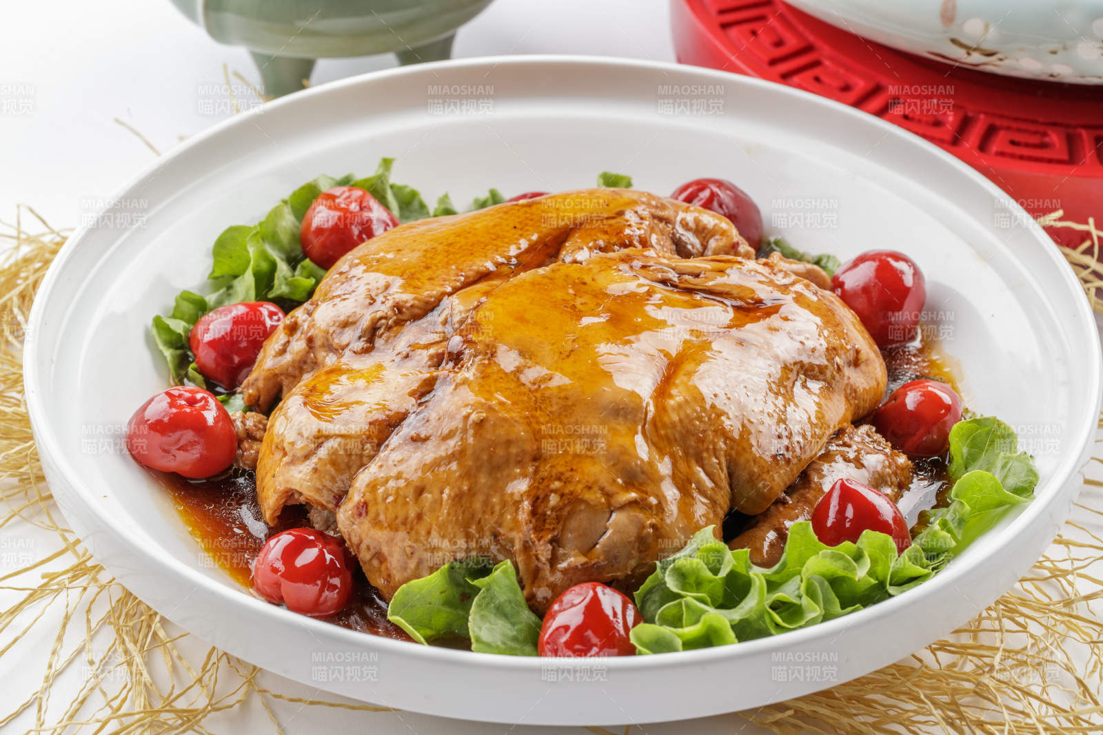 浇汁红卤扒鸡图片