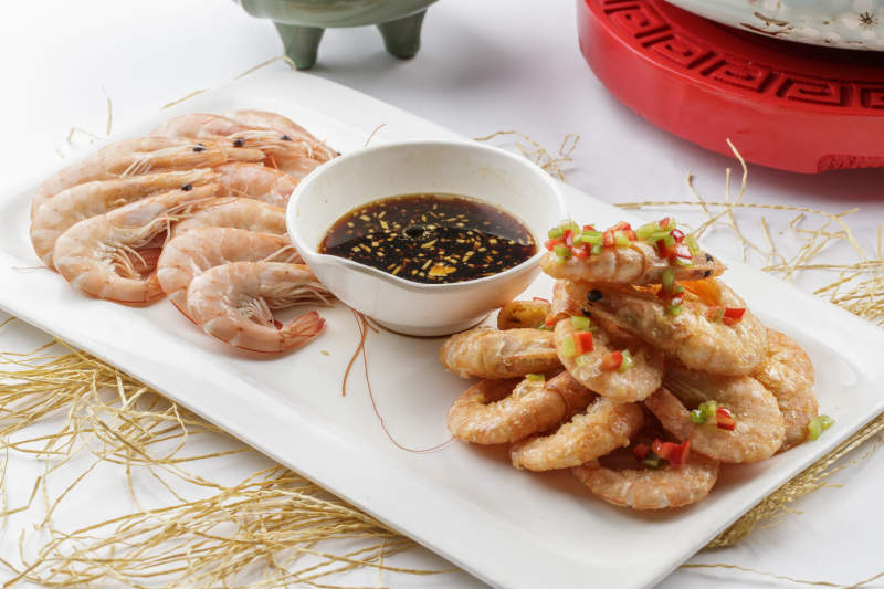 蘸汁两吃虾油炸虾盐水虾图片