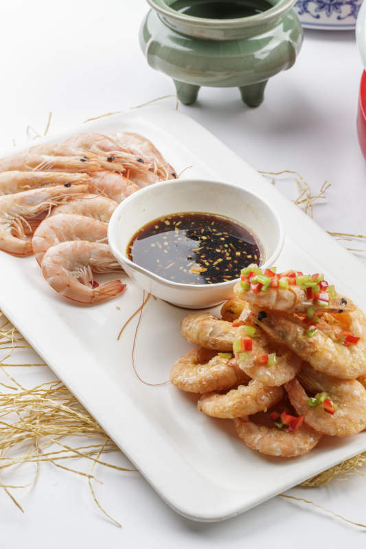 蘸汁两吃虾油炸虾盐水虾图片